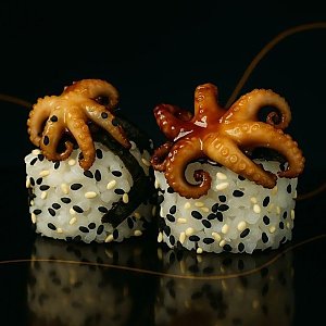 Ролл с жареным лососем и осьминожкой, RollBerry