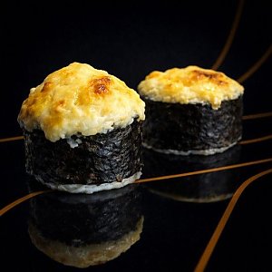 Ролл запечённый с жареным лососем и сырной шапкой, RollBerry