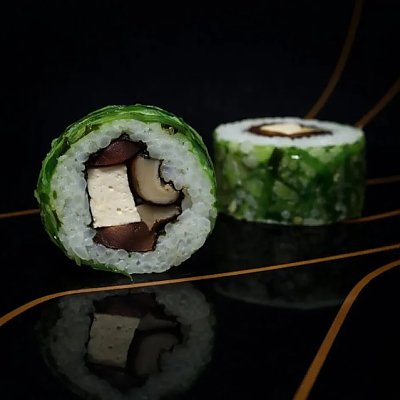 Заказать Ролл Веганский с шиитаке и томатом, RollBerry