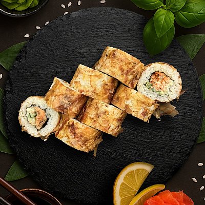 Заказать Ролл Бонито с жаренным лососем, Ролл на стол