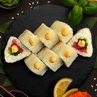 Заказать Ролл в рисовой бумаге с тунцом, Ролл на стол