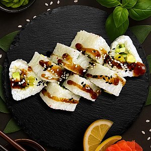 Ролл в рисовой бумаге с овощами, Ролл на стол