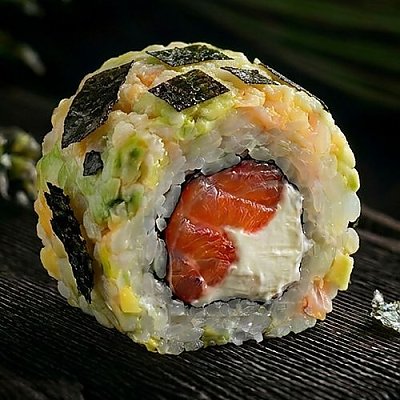 Заказать Ролл Тар-тар с авокадо и креветками, Ролл на стол