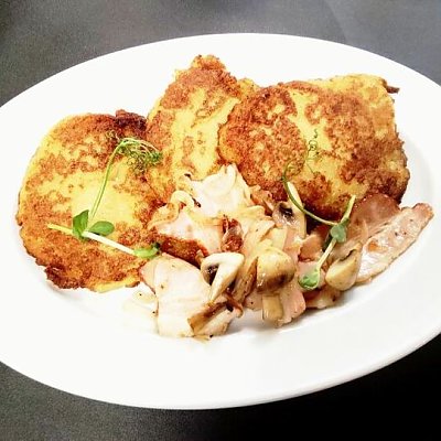 Заказать Драники с грудинкой и грибами, Домашняя Трапеза