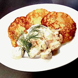 Драники с домашней колбаской, Драники, блины & пельмени