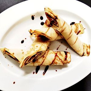 Блинчики с вареной сгущенкой, Драники, блины & пельмени