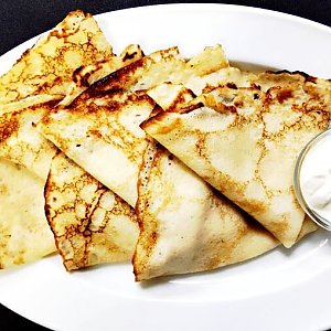 Блинчики со сметаной, Драники, блины & пельмени