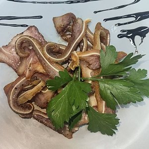 Чипсы из копчёных ушей, Домашняя Трапеза