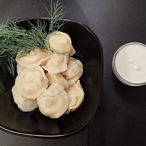 Пельмени куриные отварные, Драники, блины & пельмени