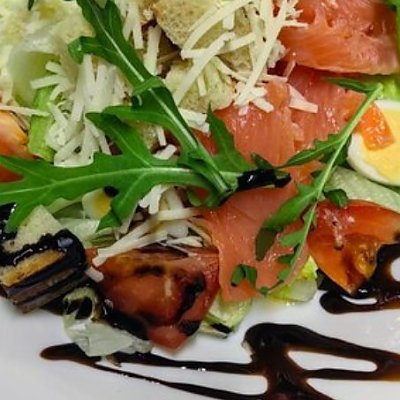 Заказать Салат Цезарь с сёмгой, Драники, блины & пельмени
