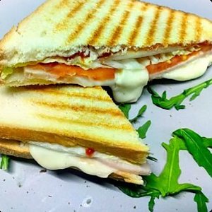 Сэндвич с ветчиной и сыром, Драники, блины & пельмени