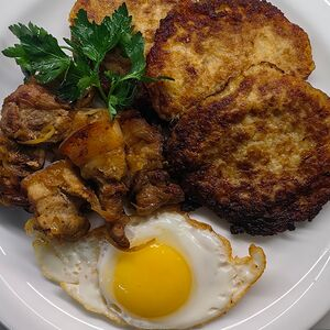 Драники со шкварками и яйцом, Драники, блины & пельмени