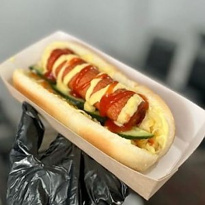 Хот-дог с сосиской, Сайгон у Нины