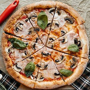 Пицца Ветчина и грибы, Пиццерия ДОМ