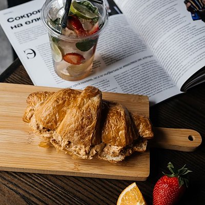 Заказать Круассан со сгущенкой и орехом пекан, Пиццерия ДОМ