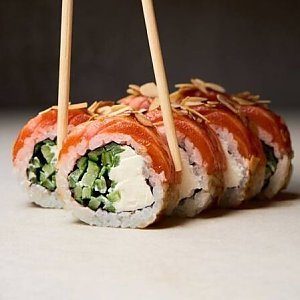 Ролл Филадельфия опалённая, Много Рыбы