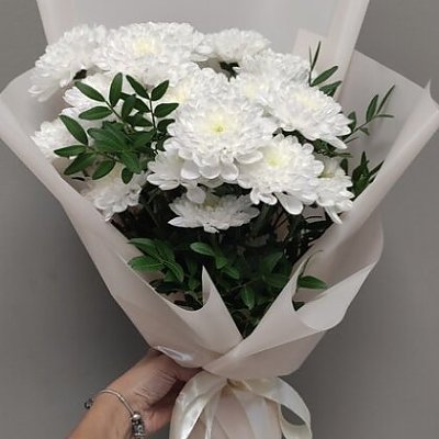 Заказать Букет из хризантемы Алтай с зеленью фисташки, Вальс Цветов