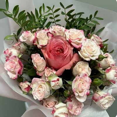 Заказать Букет из кустовых роз с пионовидной розой, Вальс Цветов