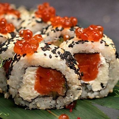 Заказать Ролл Филадельфия кунжут, Golden Chef Sushi