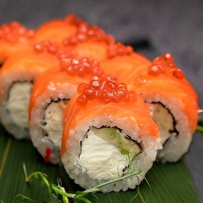 Заказать Ролл Филадельфия с авокадо, Golden Chef Sushi