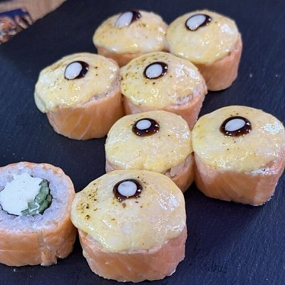 Заказать Запеченная Фила в полном обороте, Golden Chef Sushi