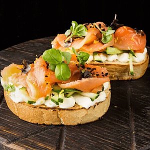 Брускетта с форелью, Golden Chef Sushi