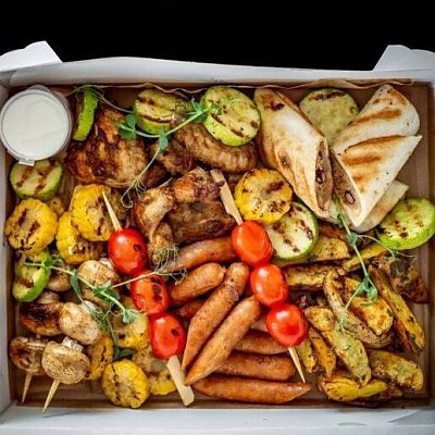 Заказать Гастробокс С пылу с жару, Golden Chef Sushi