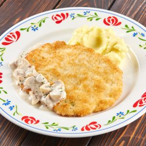 Шницель с грибным соусом и картофельным пюре, Васильки - Могилев