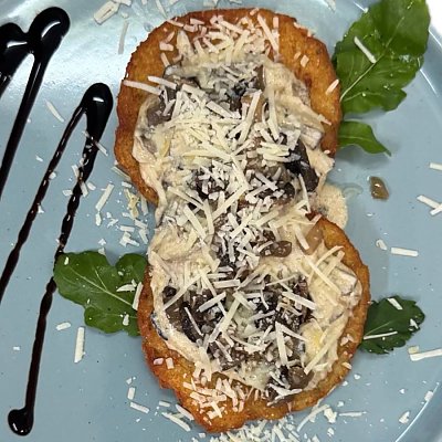 Заказать Драники картофельные грибами и луком в сливочном соусе, Луна - Светлогорск
