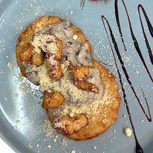 Драники картофельные с курицей и грибами в сливочном соусе, Луна - Светлогорск