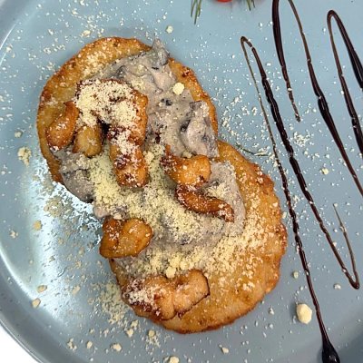 Заказать Драники картофельные с курицей и грибами в сливочном соусе, Луна - Светлогорск