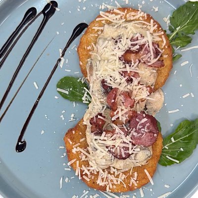 Заказать Драники картофельные с колбаской и грибами в сливочном соусе, Луна - Светлогорск