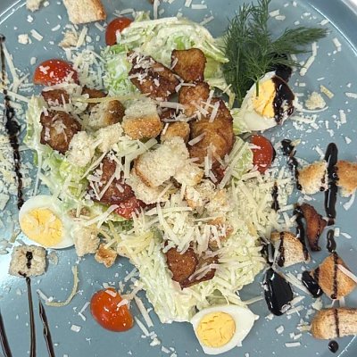 Заказать Салат Цезарь с цыпленком, Луна - Светлогорск