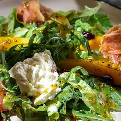 Заказать Салат с пармой, манго и страчателлой, SHTUKA