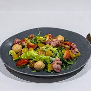 Салат с креветкой и панчеттой, Пенальти