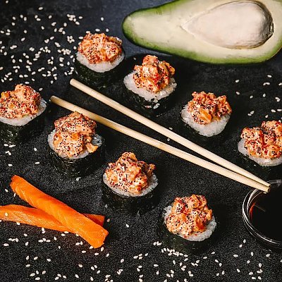 Заказать Ролл Тар-тарнутый Лосось, Пёс и Лис