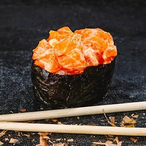 Гункан с лососем, Пёс и Лис