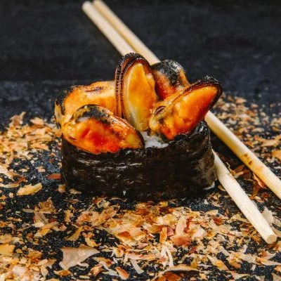 Заказать Гункан с мидиями, Пёс и Лис