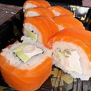 Ролл Филадельфия с авокадо и креветкой, Кайо