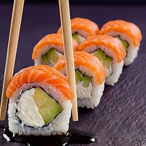 Ролл Филадельфия авокадо, Sushi Hub