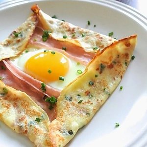 Блин с яйцом и беконом, У Клёна