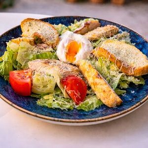 Салат Цезарь с курицей, Свеча