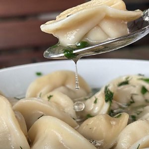 Пельмени из говядины с бульоном, Пельменный Дом