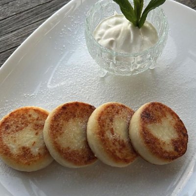 Заказать Сырники с творогом и сметаной, Пельменный Дом