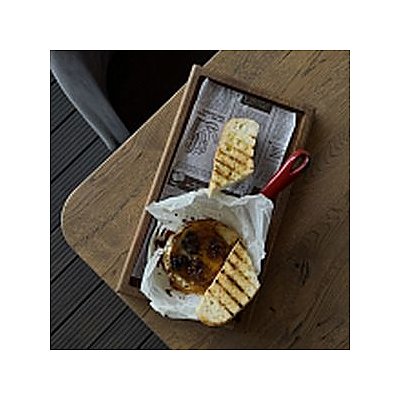 Заказать Камамбер с запечённой грушей, орехом и трюфельным мёдом, BRUNCH