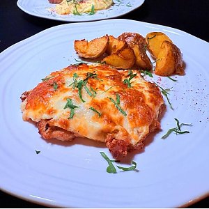 Мясо по-французски с картофелем по‑деревенски, Библиотека