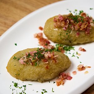 Цеппелины с телятиной и беконом, Библиотека