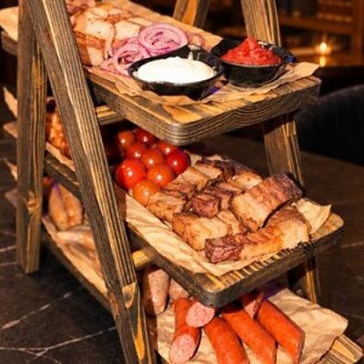 Заказать Мясное трио, Библиотека