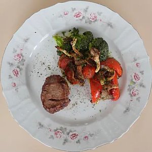 Стейк из говядины с овощами гриль, Ciao!