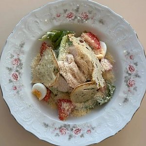Салат с цыплёнком и соусом Цезарь, Ciao!